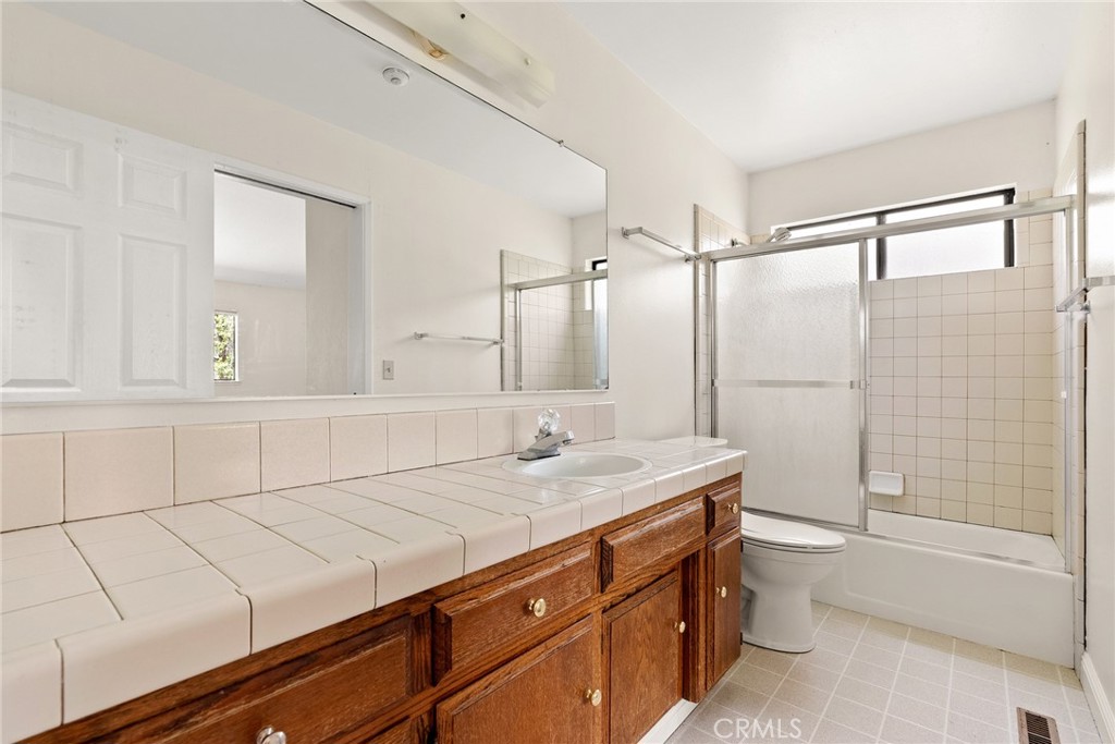 415 Dana Street 1