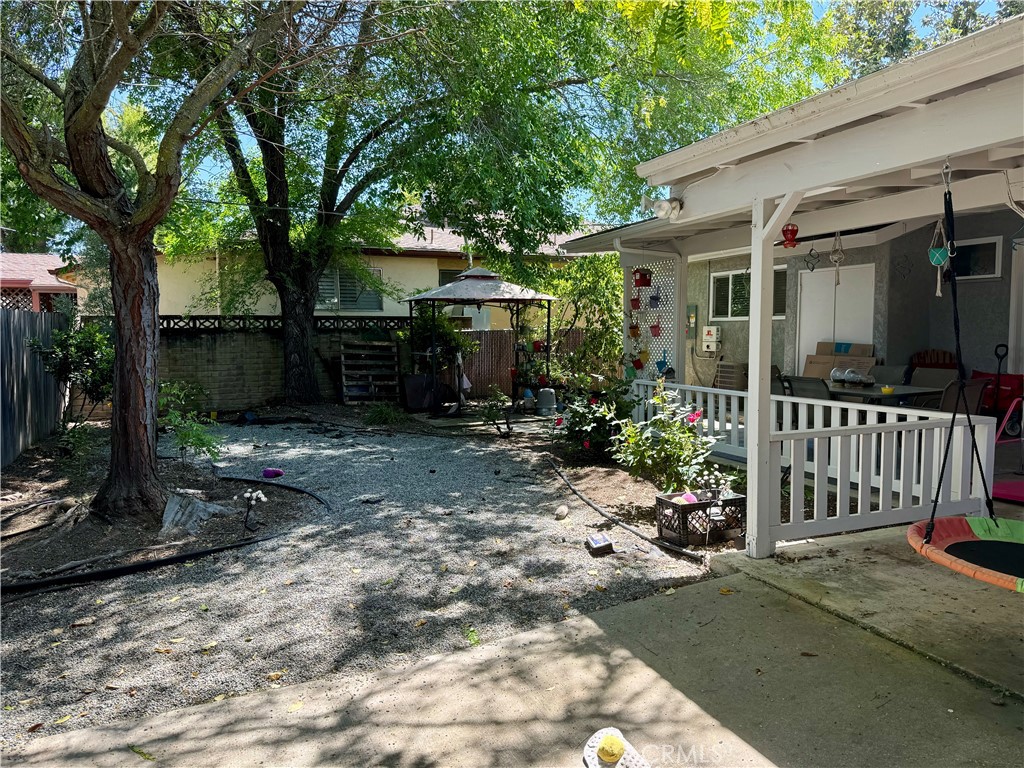 1936 Oak Street