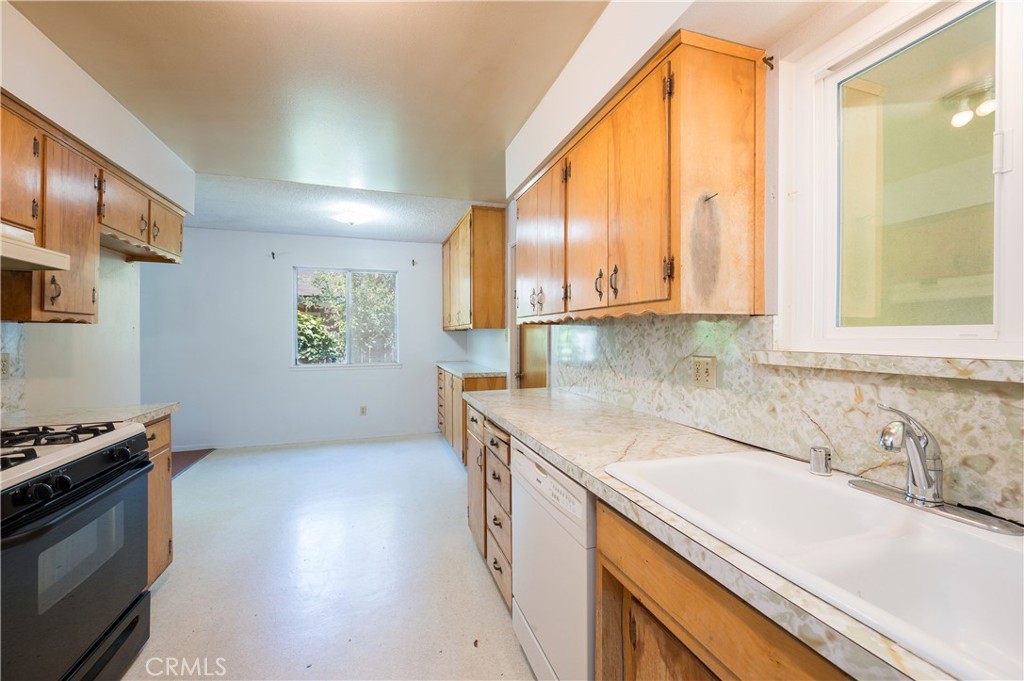 1084 Sylvia Circle