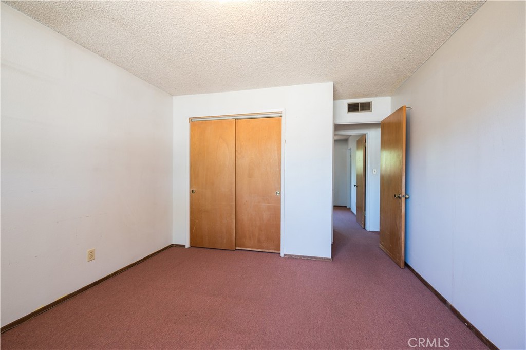 1084 Sylvia Circle