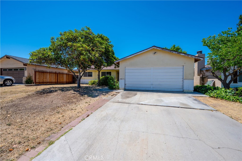 1084 Sylvia Circle