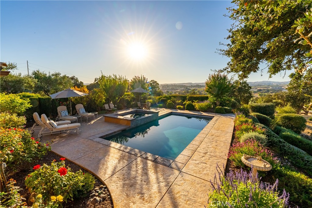 2174 Lake Ysabel Road