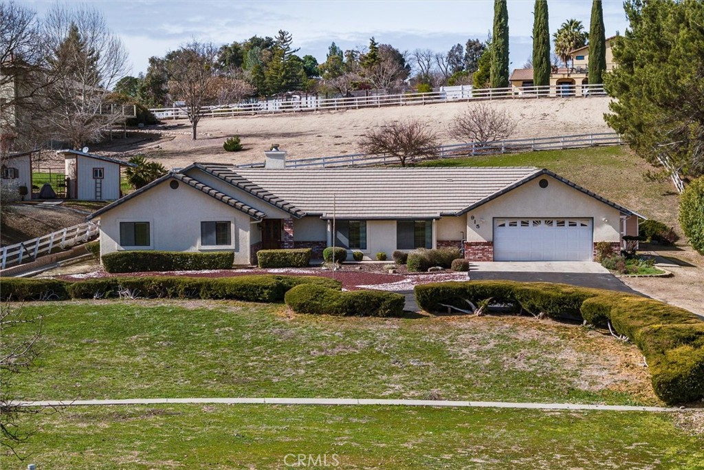 915 Rolling Hills Road