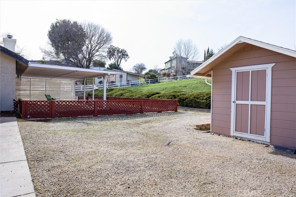 915 Rolling Hills Road