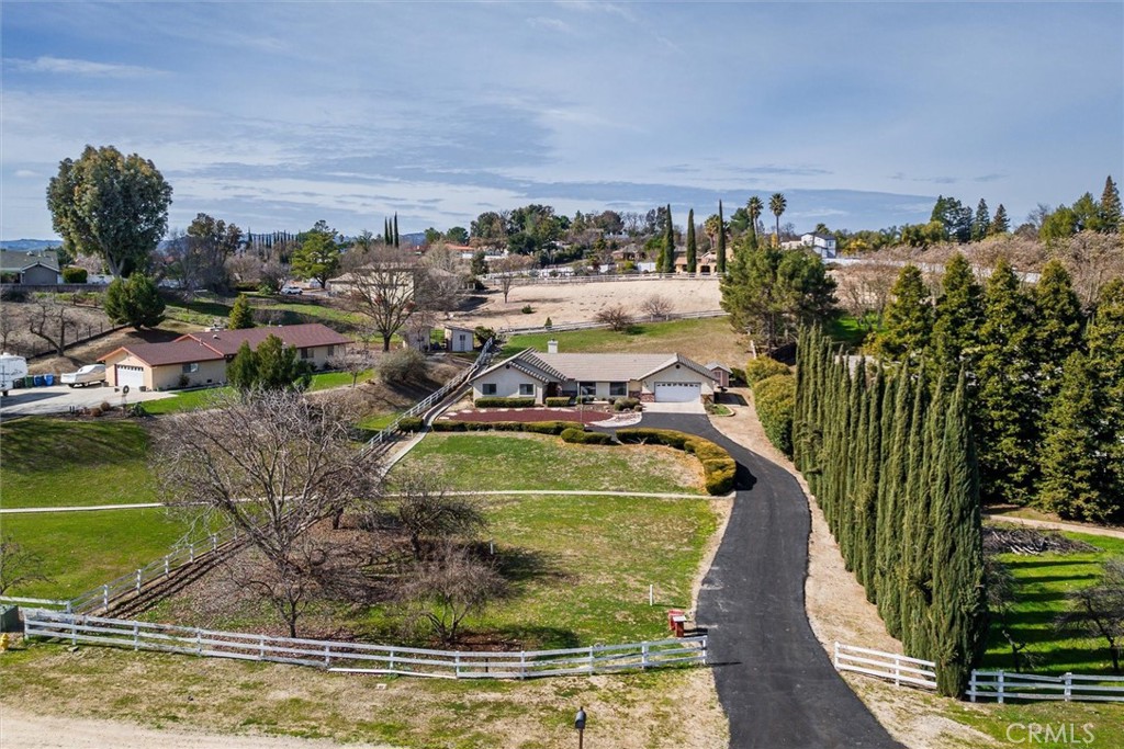 915 Rolling Hills Road