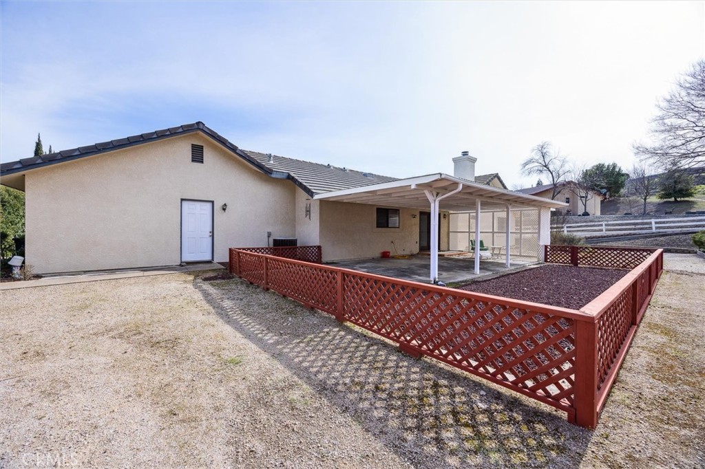 915 Rolling Hills Road