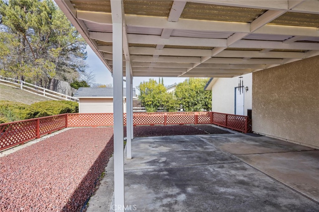 915 Rolling Hills Road