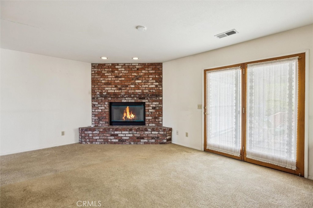 915 Rolling Hills Road