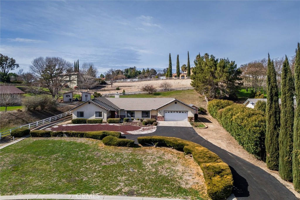 915 Rolling Hills Road