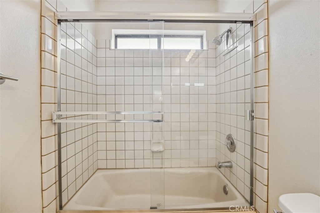 915 Rolling Hills Road