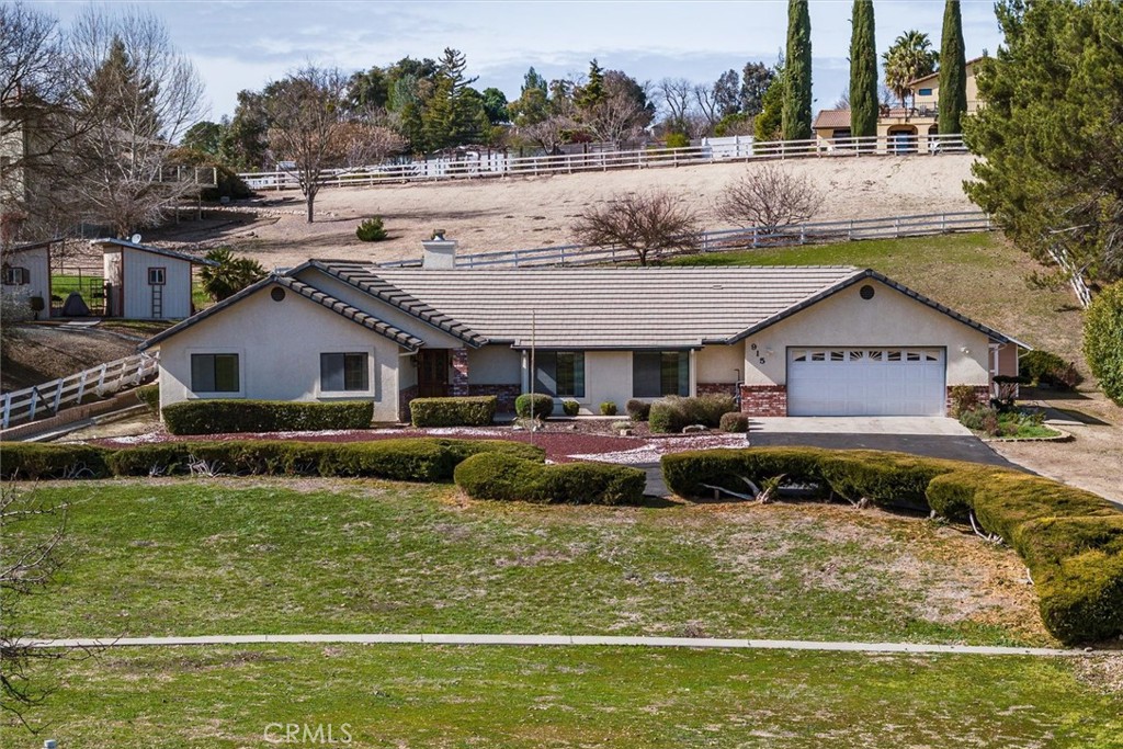 915 Rolling Hills Road