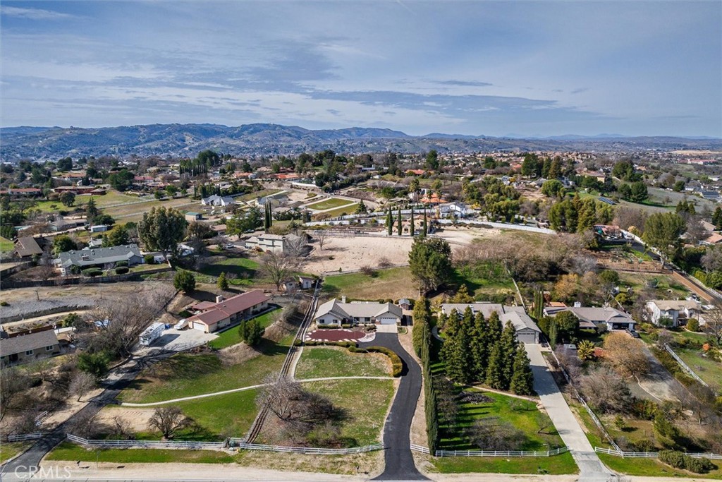 915 Rolling Hills Road