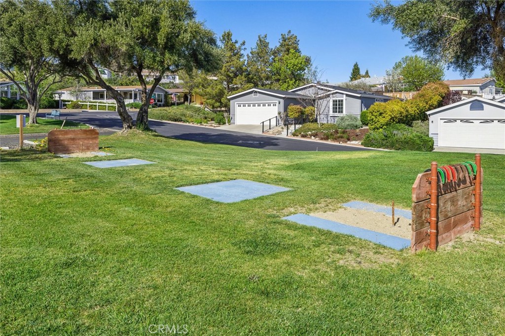 8 Dove Ct