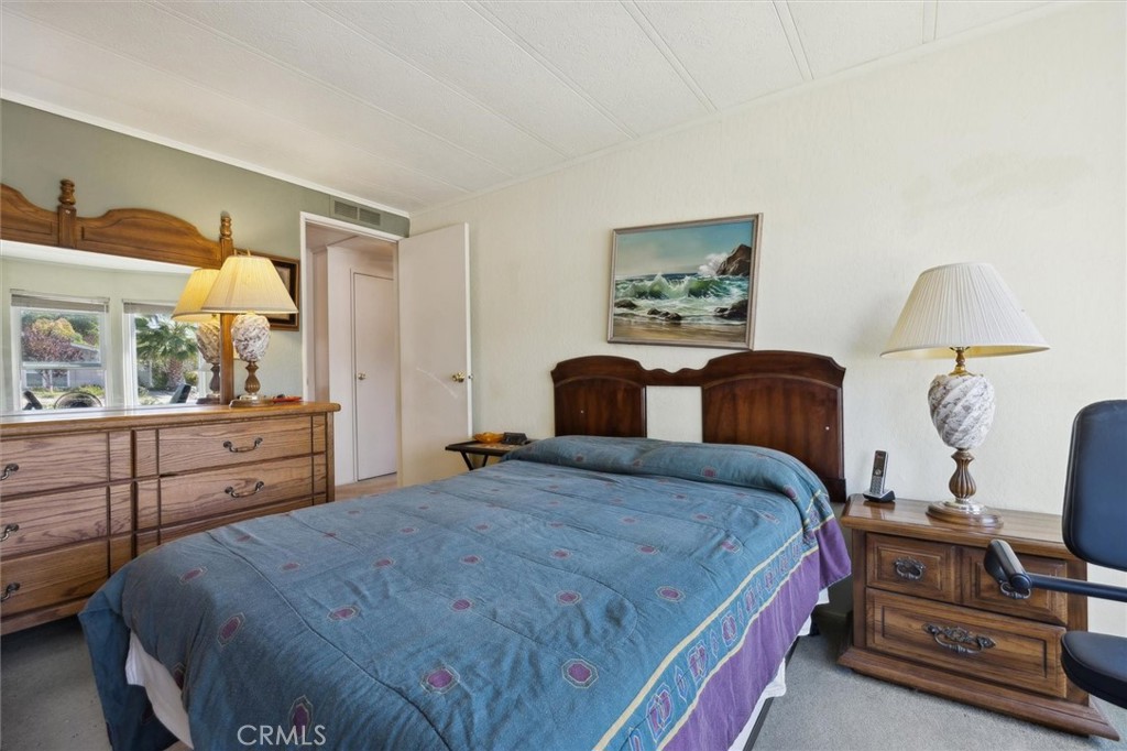 8 Dove Ct