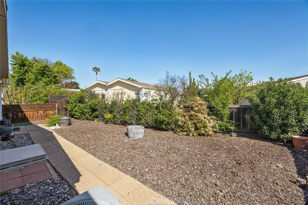 8 Dove Ct