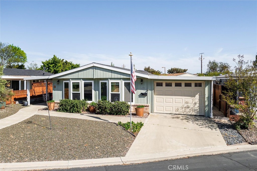 8 Dove Ct