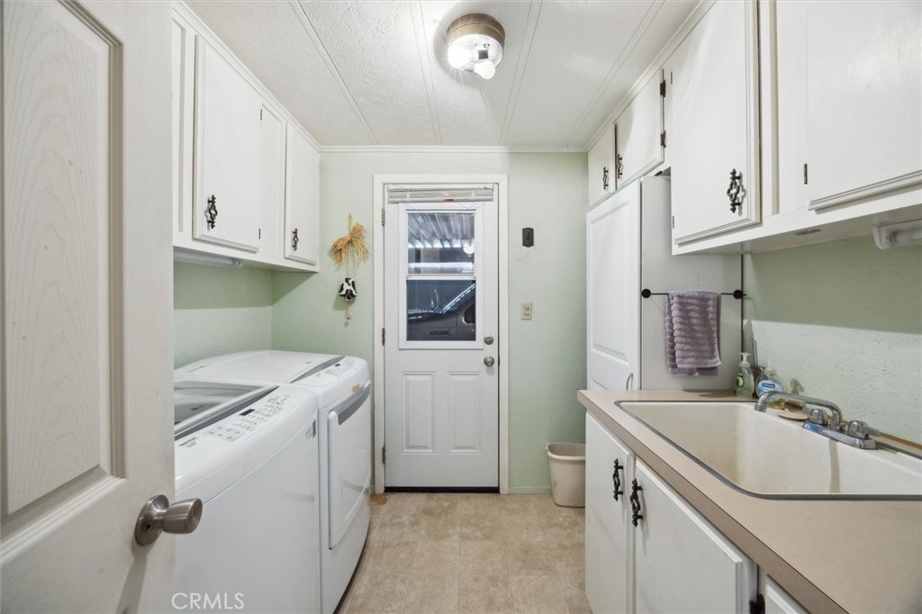 8 Dove Ct