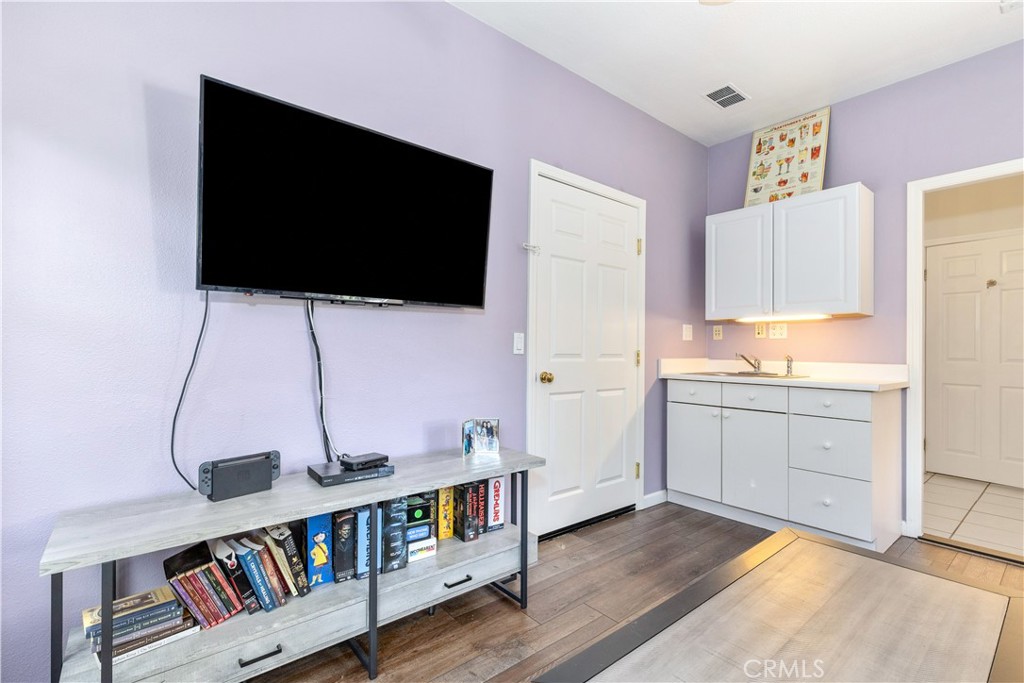 8290 Hermosa Ave