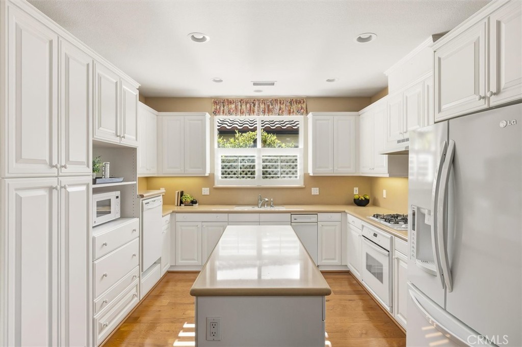 2563 Pasadena