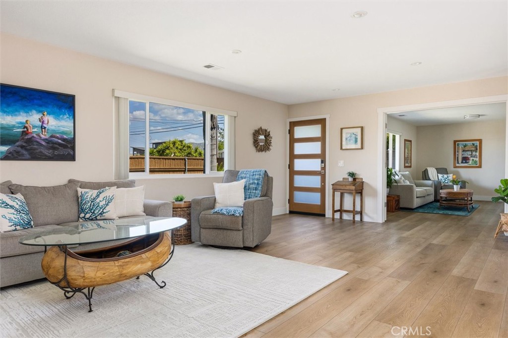 1099 Pismo Ave