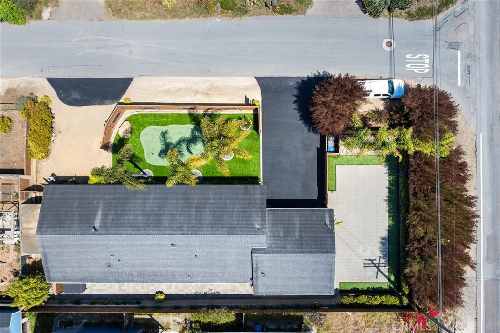 1099 Pismo Ave