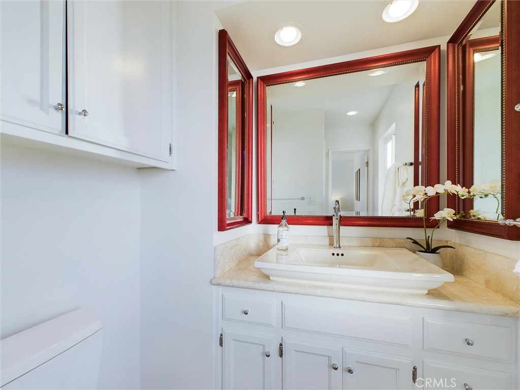 1642 Crestview Circle