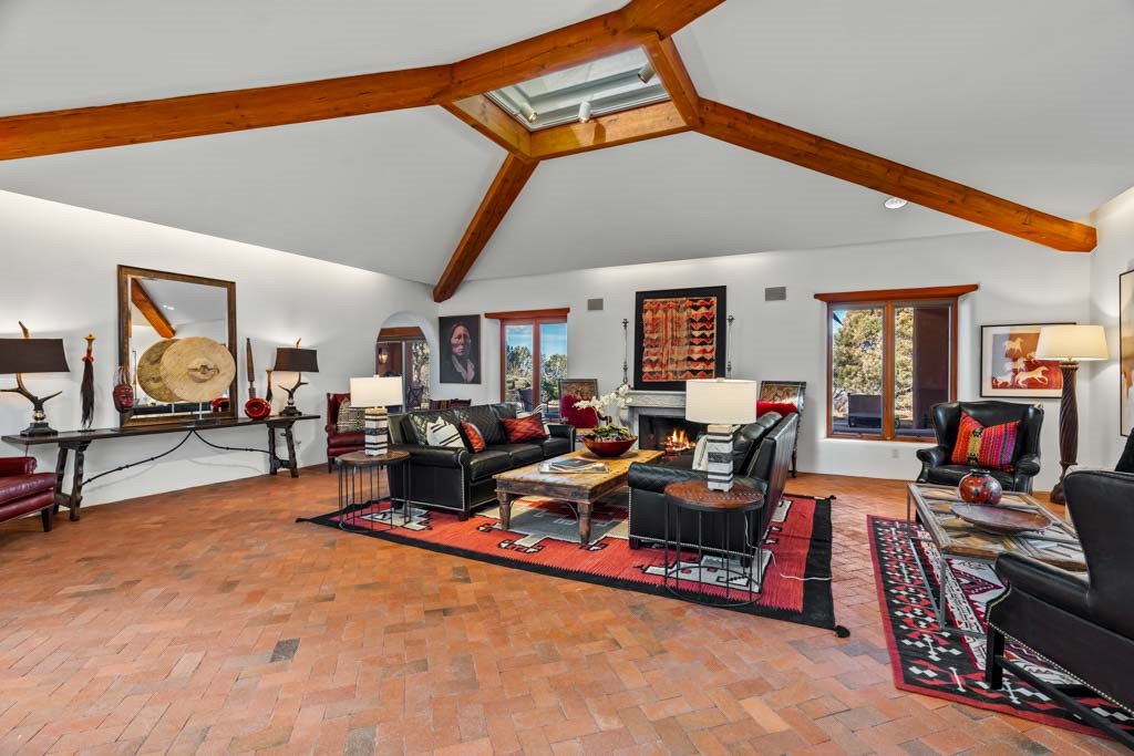 705 Camino Lejo
