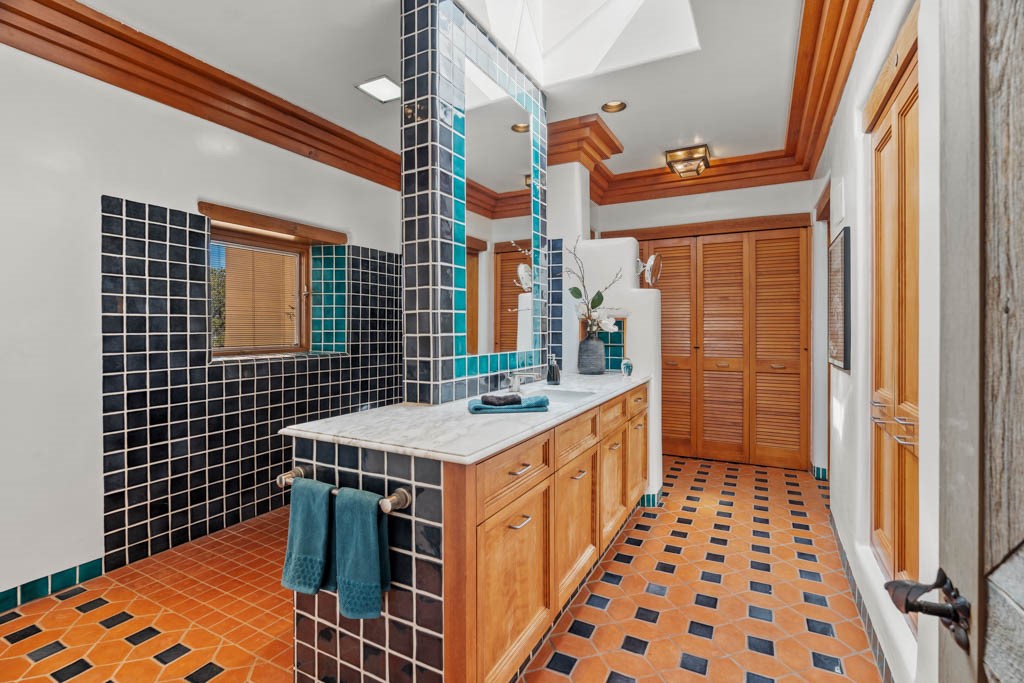 705 Camino Lejo