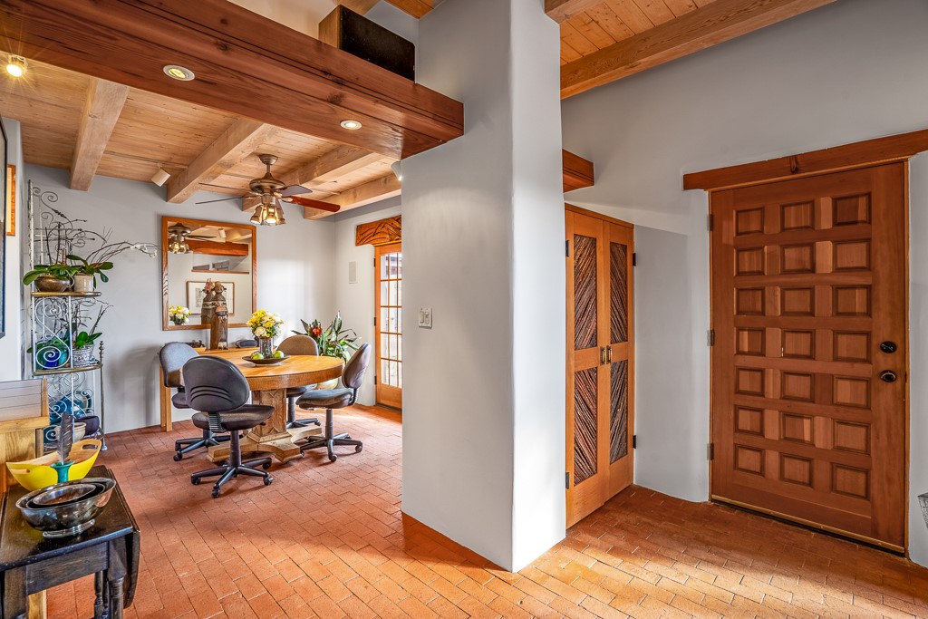 705 Camino Lejo