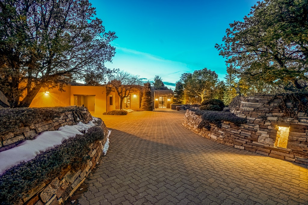 705 Camino Lejo