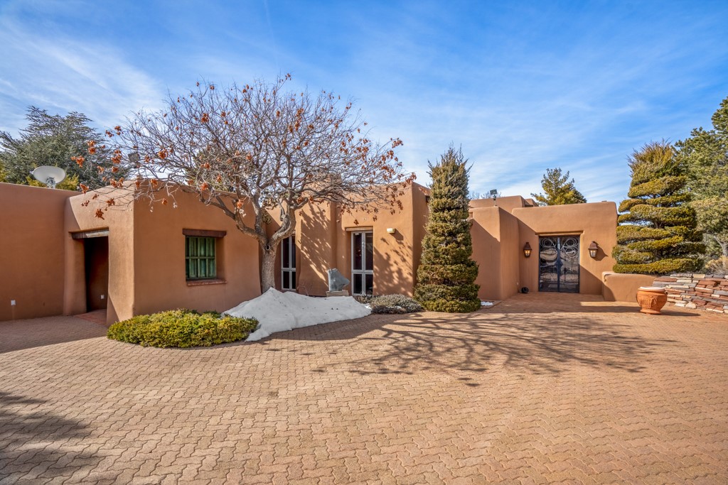 705 Camino Lejo