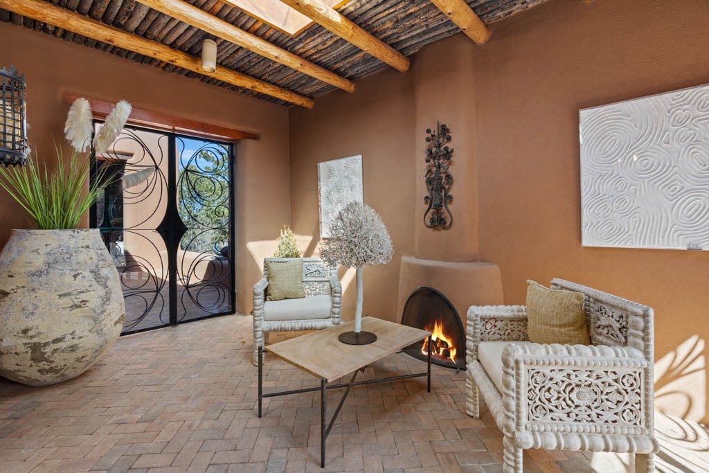 705 Camino Lejo