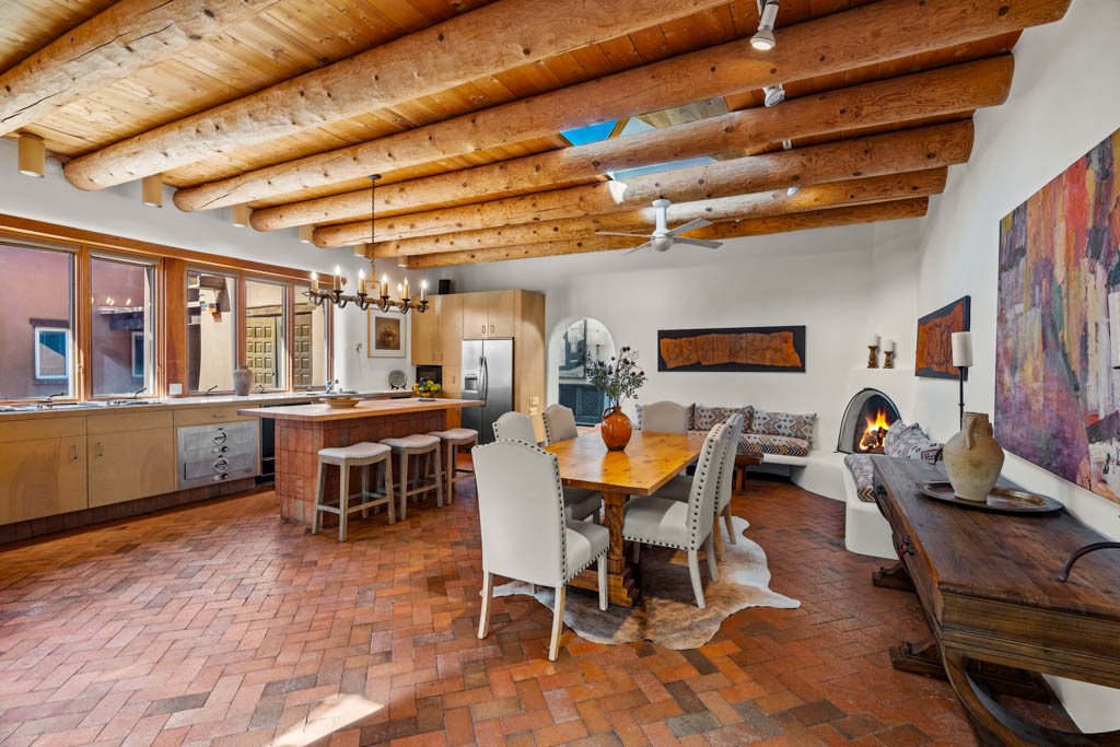 705 Camino Lejo