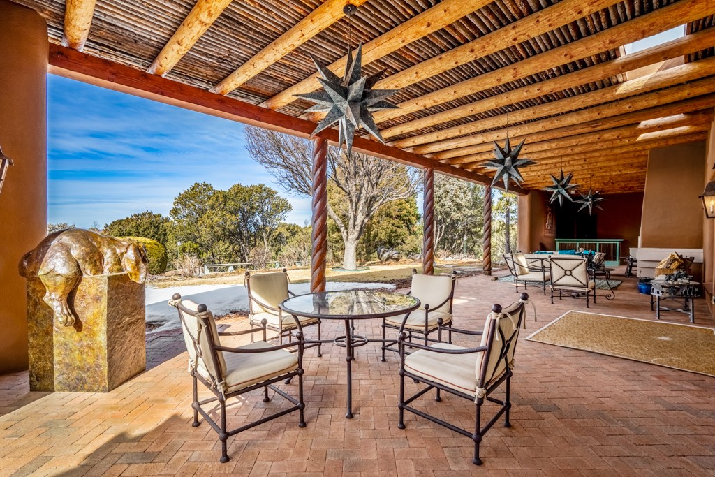705 Camino Lejo