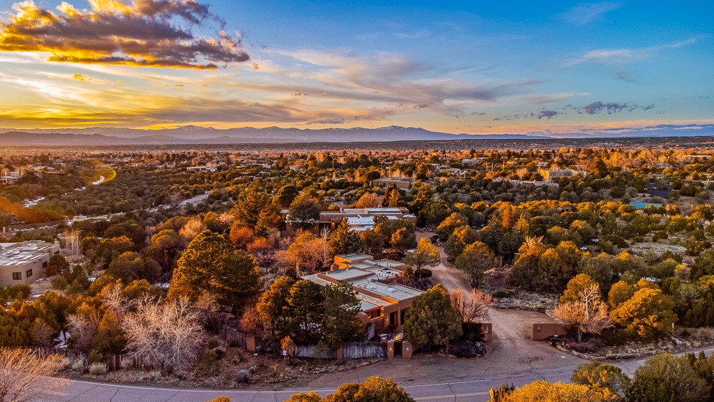 705 Camino Lejo