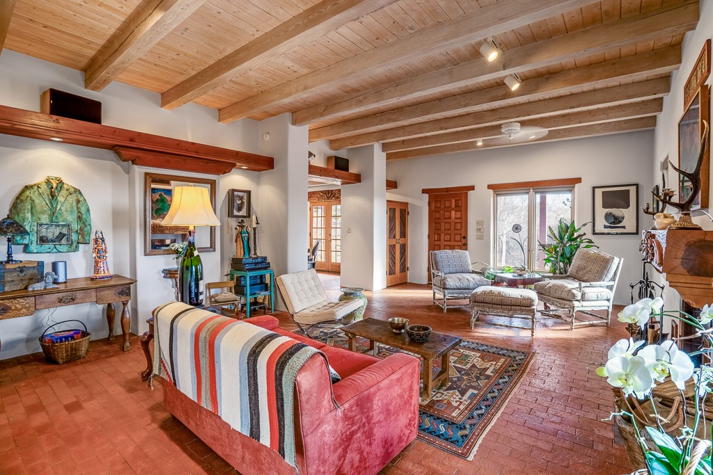705 Camino Lejo
