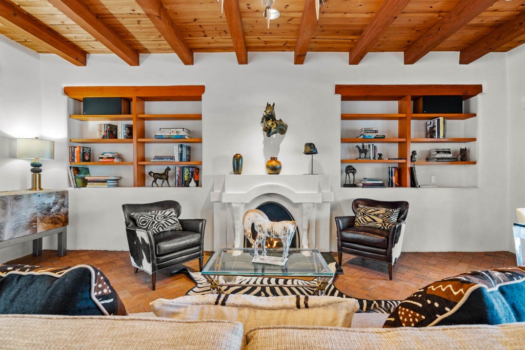 705 Camino Lejo