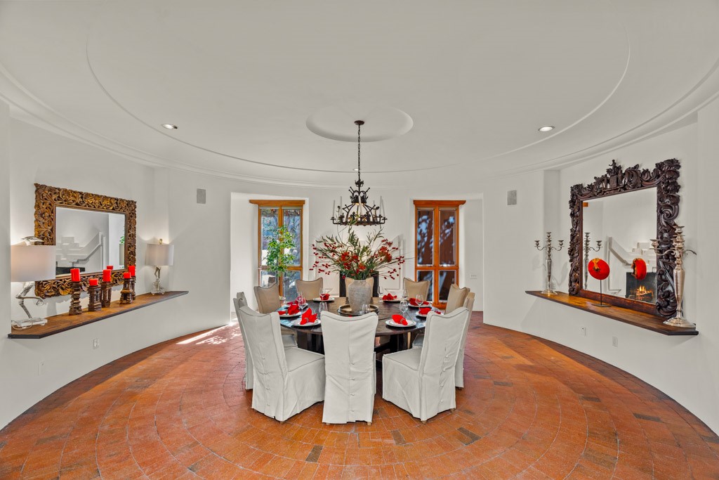705 Camino Lejo