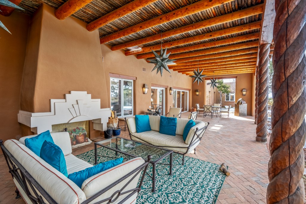 705 Camino Lejo
