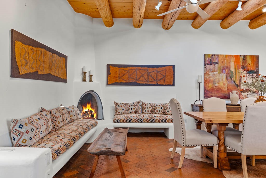 705 Camino Lejo