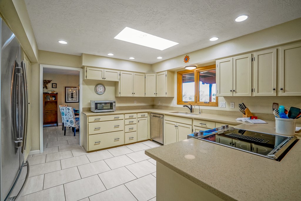 2305 Calle Halcon