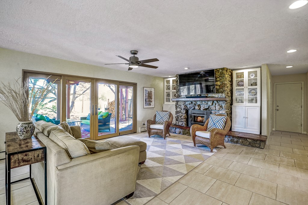 2305 Calle Halcon