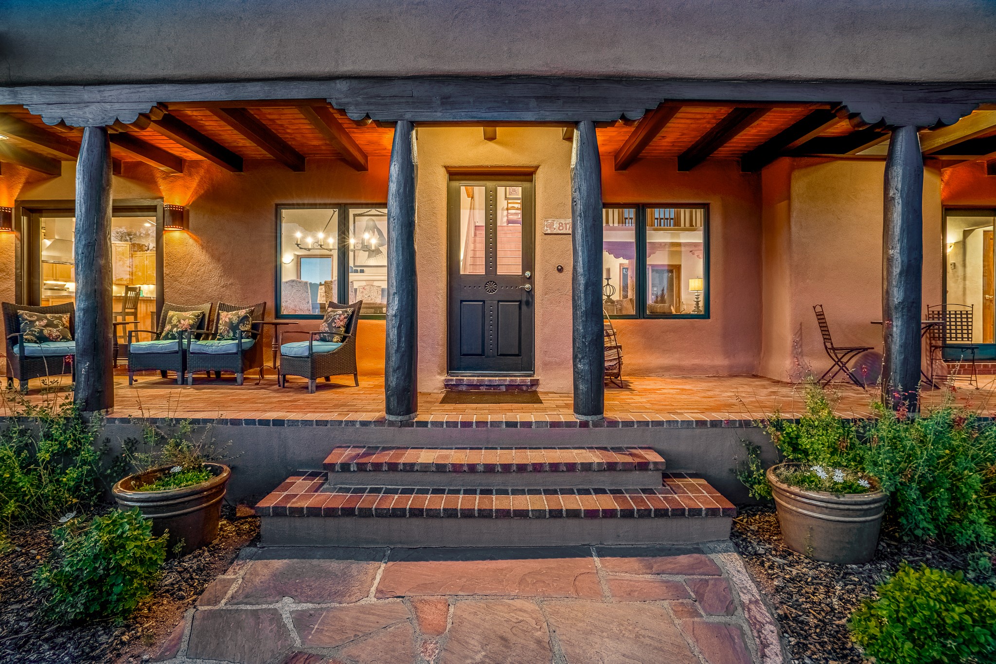 817 Calle David