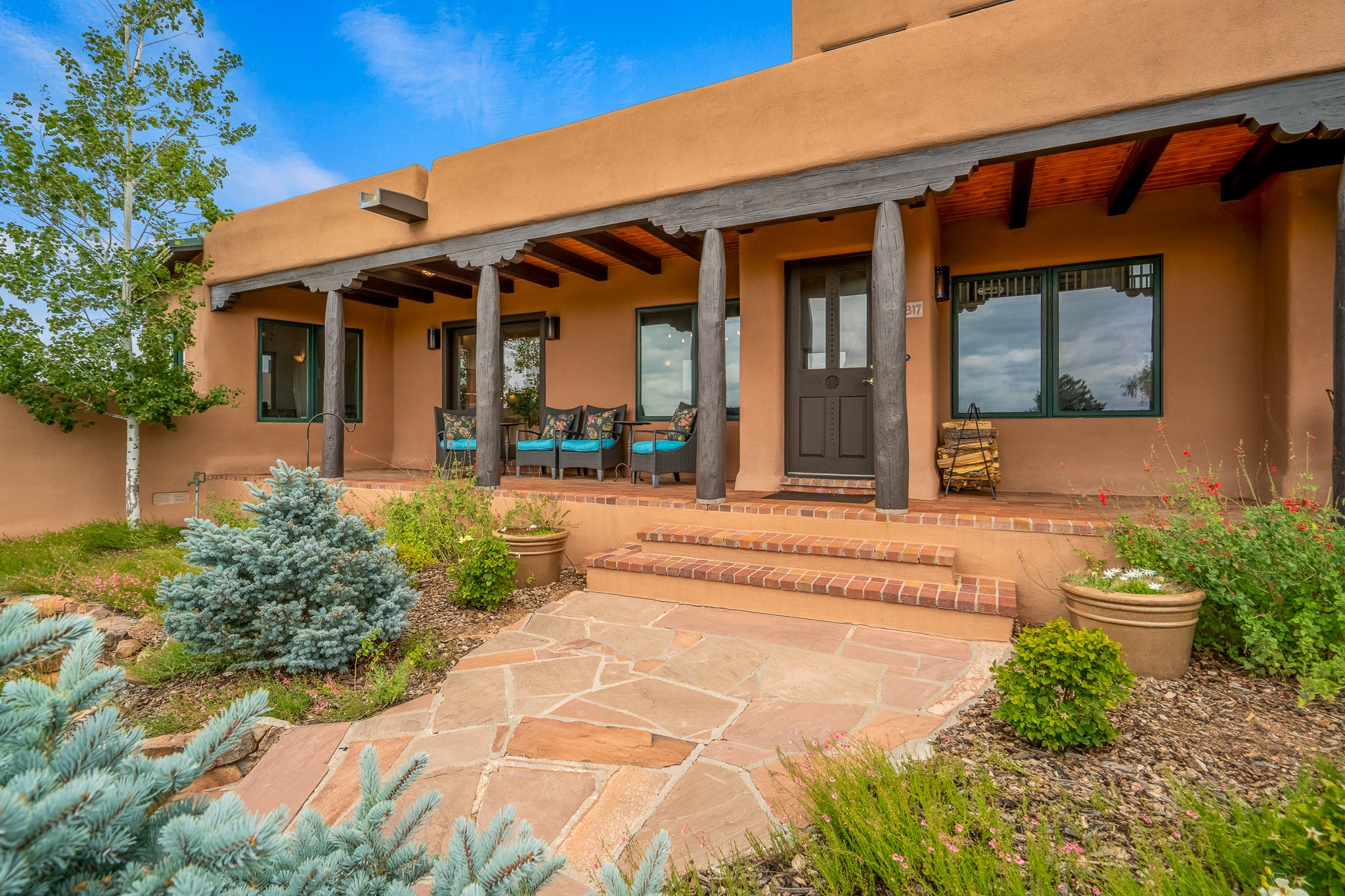 817 Calle David