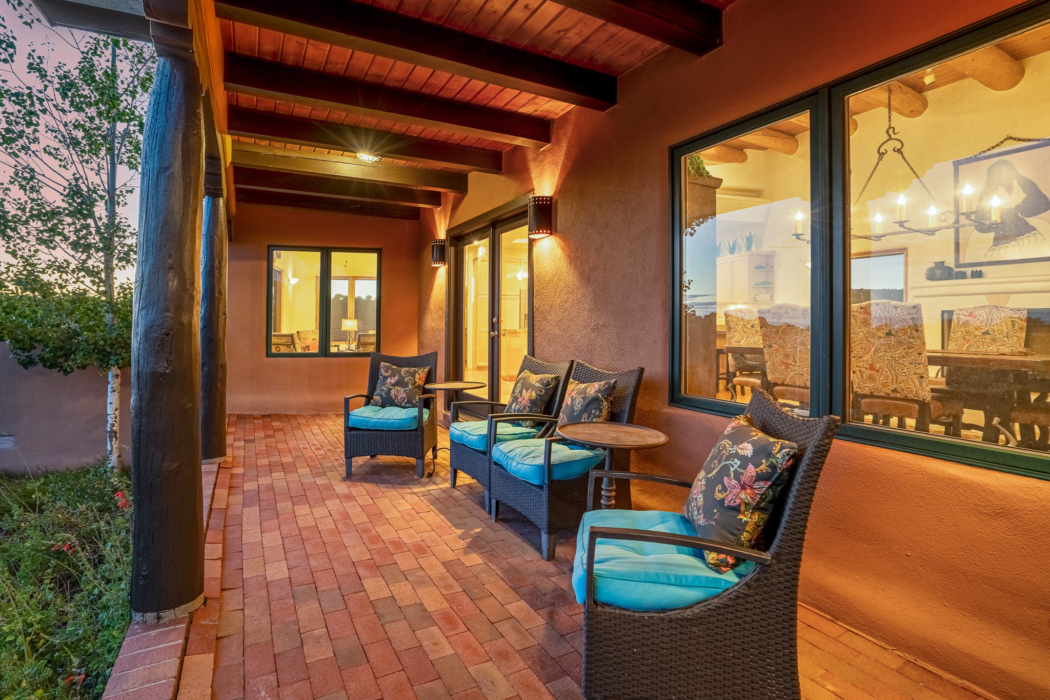 817 Calle David