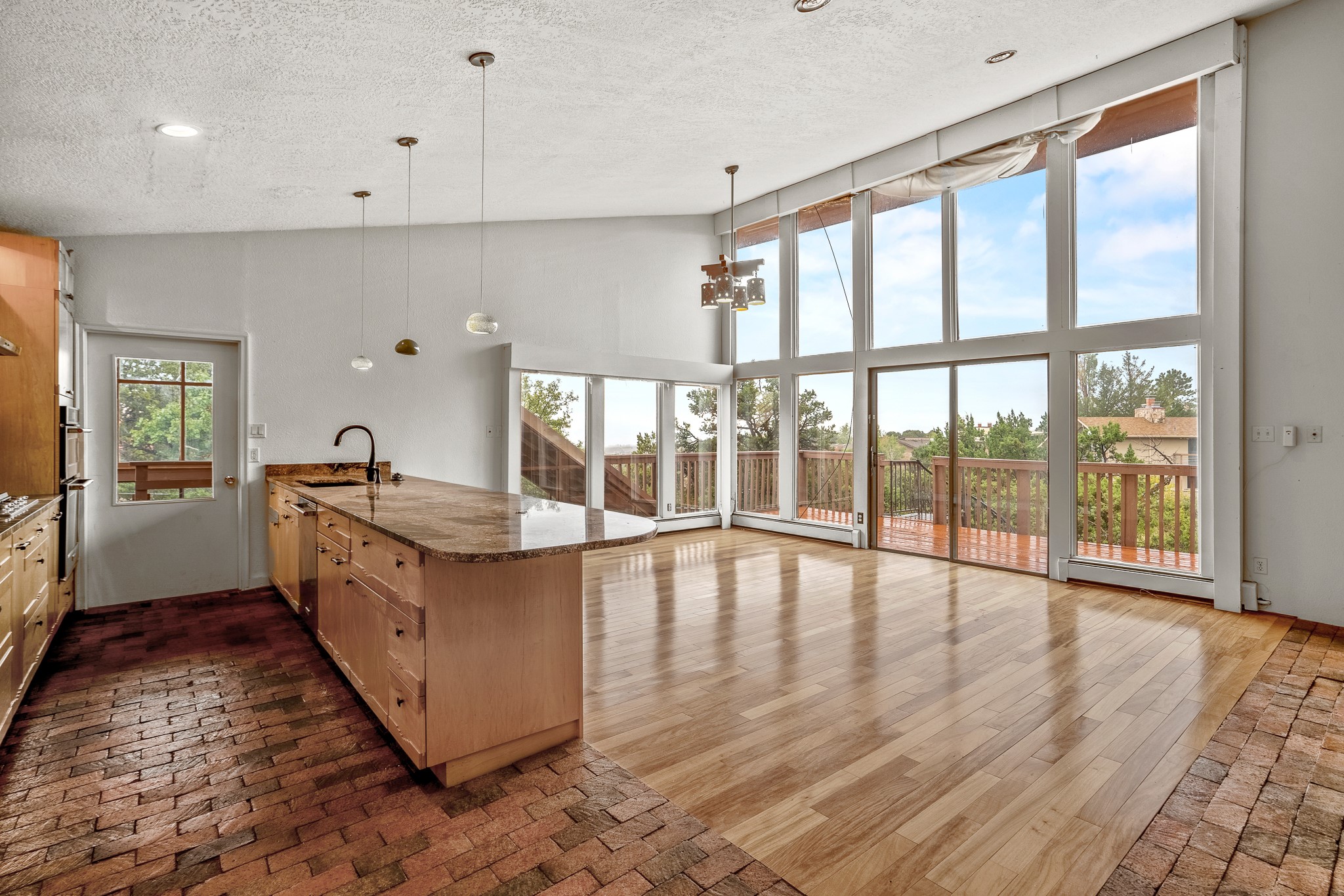 640 Navajo Road