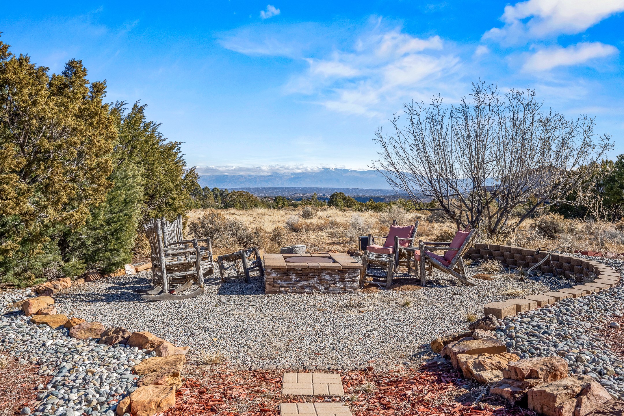 147 Piedra Loop