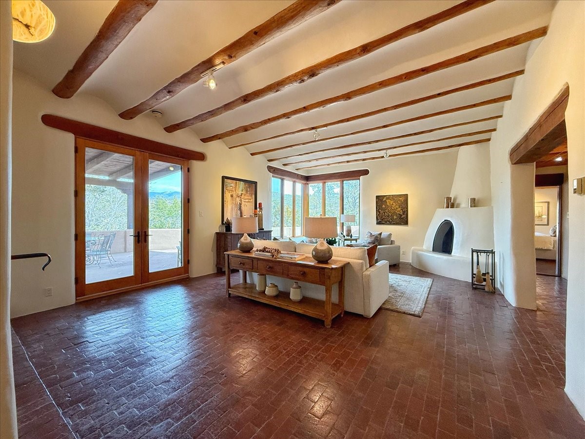 1025 Stagecoach Road