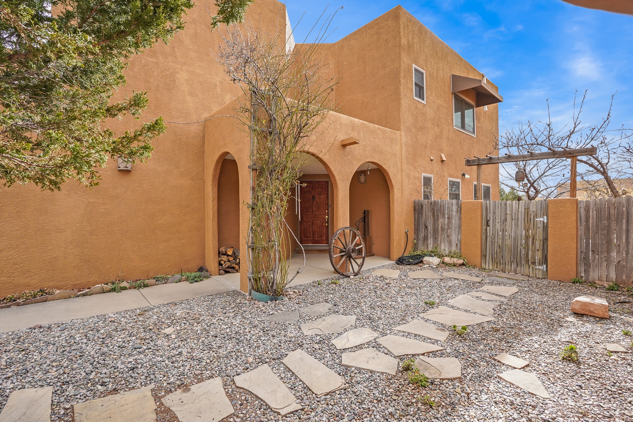 1402 Paseo Norteno
