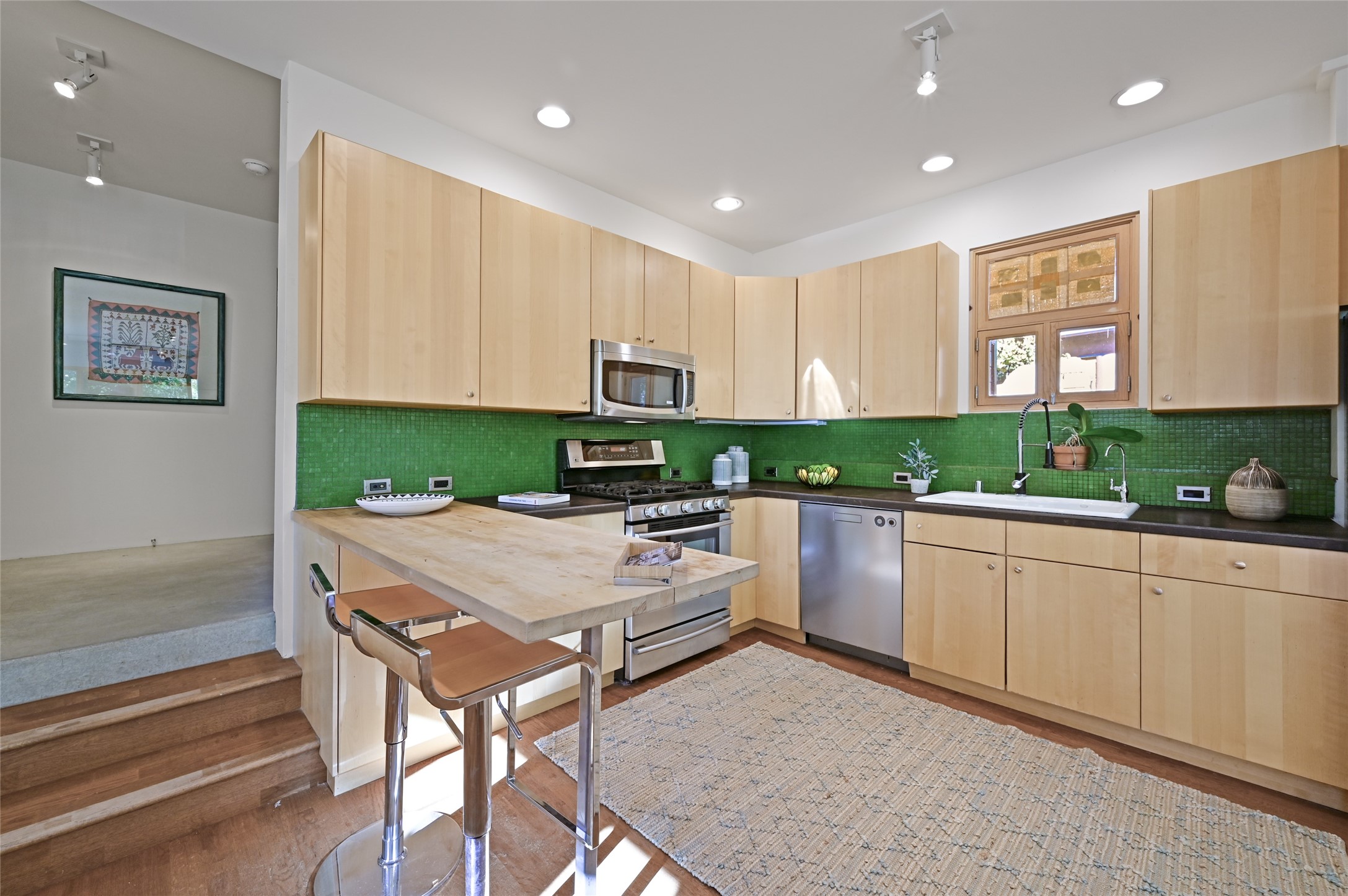 1710 W. Alameda 7